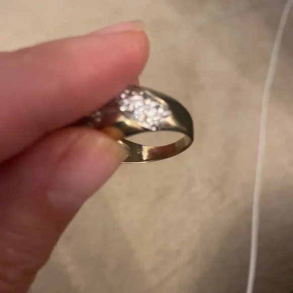 Gold ring - Picture 5 of 5